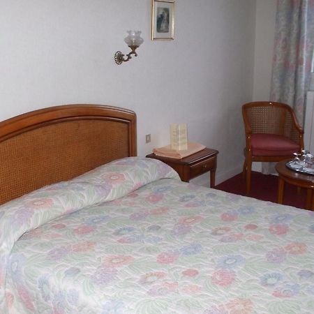 Hotel Aiglon Menton Habitación foto
